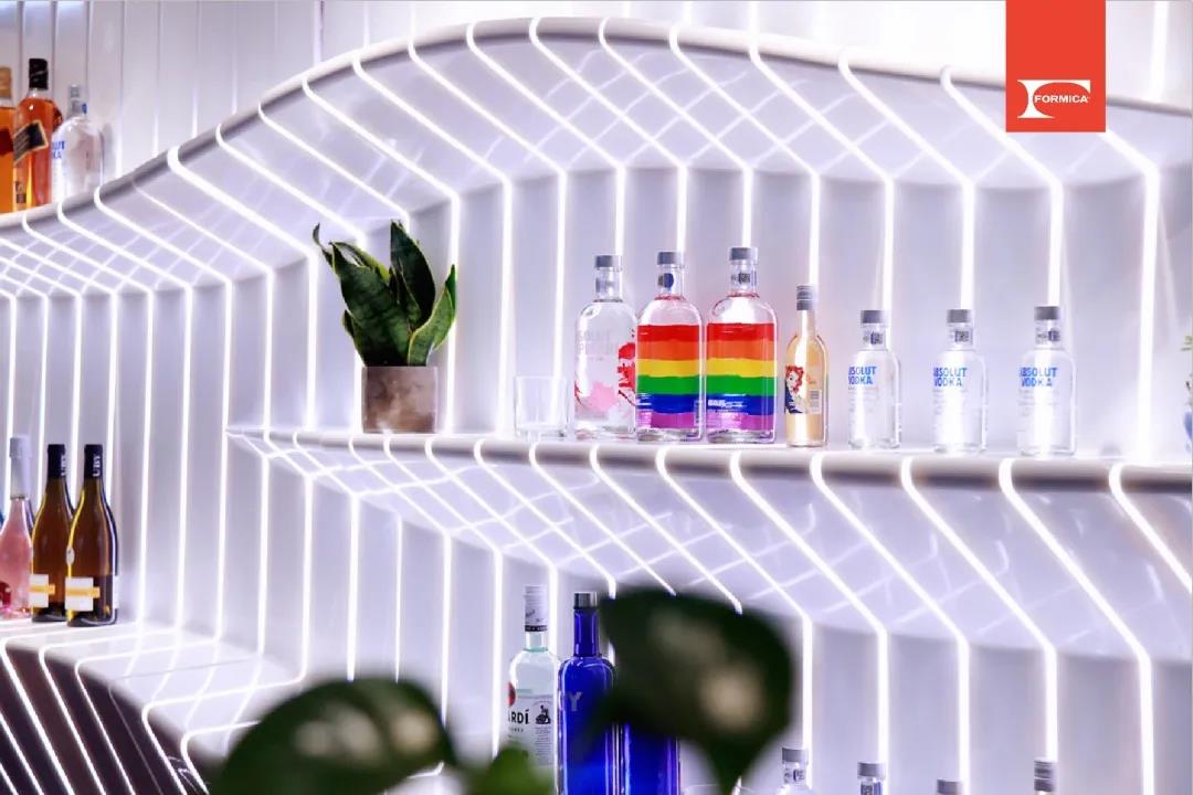 潔菌樹脂板是一種自潔良好的墻面板材！